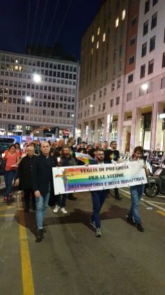 Foto della Veglia e della fiaccolata per il superamento dell’omotransfobia di Milano del 31 maggio 2019